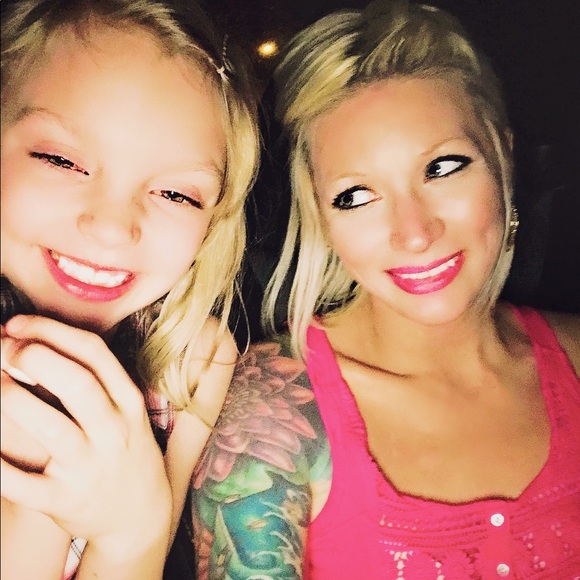 Hi I’m Kasie! Please let me know if I can help. - Picture 1 of 3